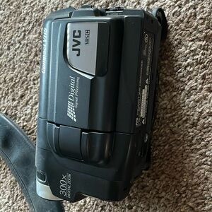 300x Digital zoom JVC VHS camera